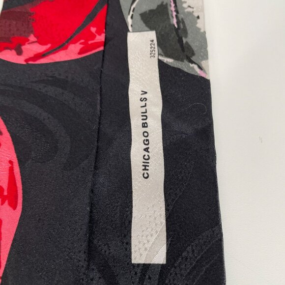 Ralph Marlin Chicago Bulls NBA Necktie Silk Red Black RM Sport Basketball Fan - Picture 6 of 9
